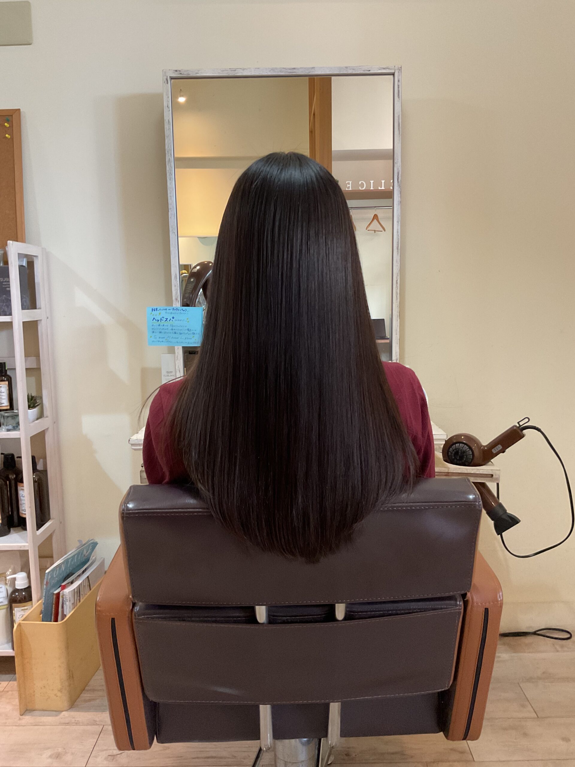 くせ毛・うねりに悩む大人女性へ。縮毛矯正で叶える、扱いやすく艶やかなストレートヘア